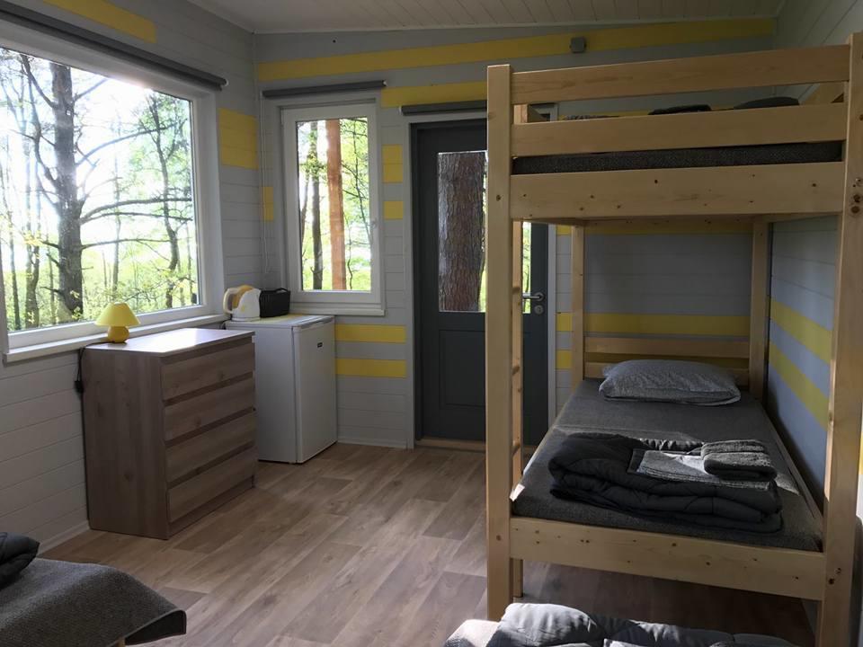 Kempings Ezerpriedes Burtnieki  Buitenkant foto